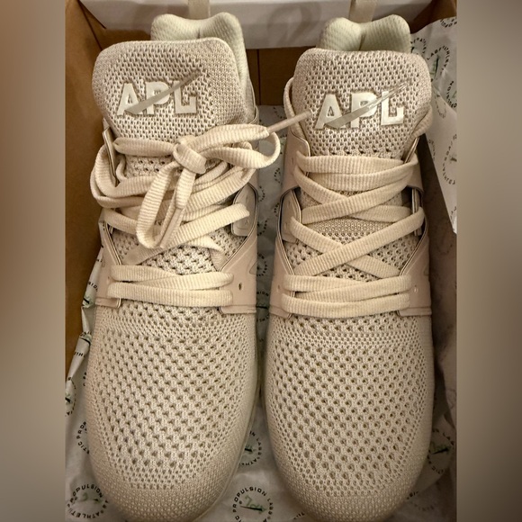 New in Box APL Ascend womens 10.5 tan birch white running shoes - Picture 6 of 7